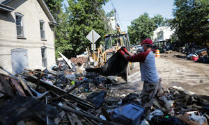Managing unpriced climate risks in US housing markets