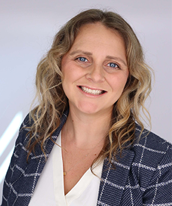 Headshot of Elizabeth Davis